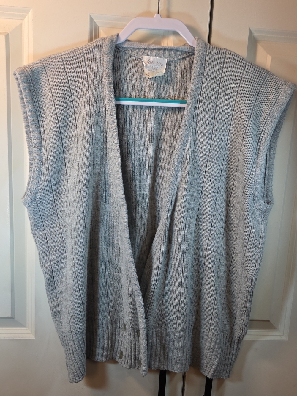 TanJay Light Gray Ribbed Knit Sleeveless Cardigan